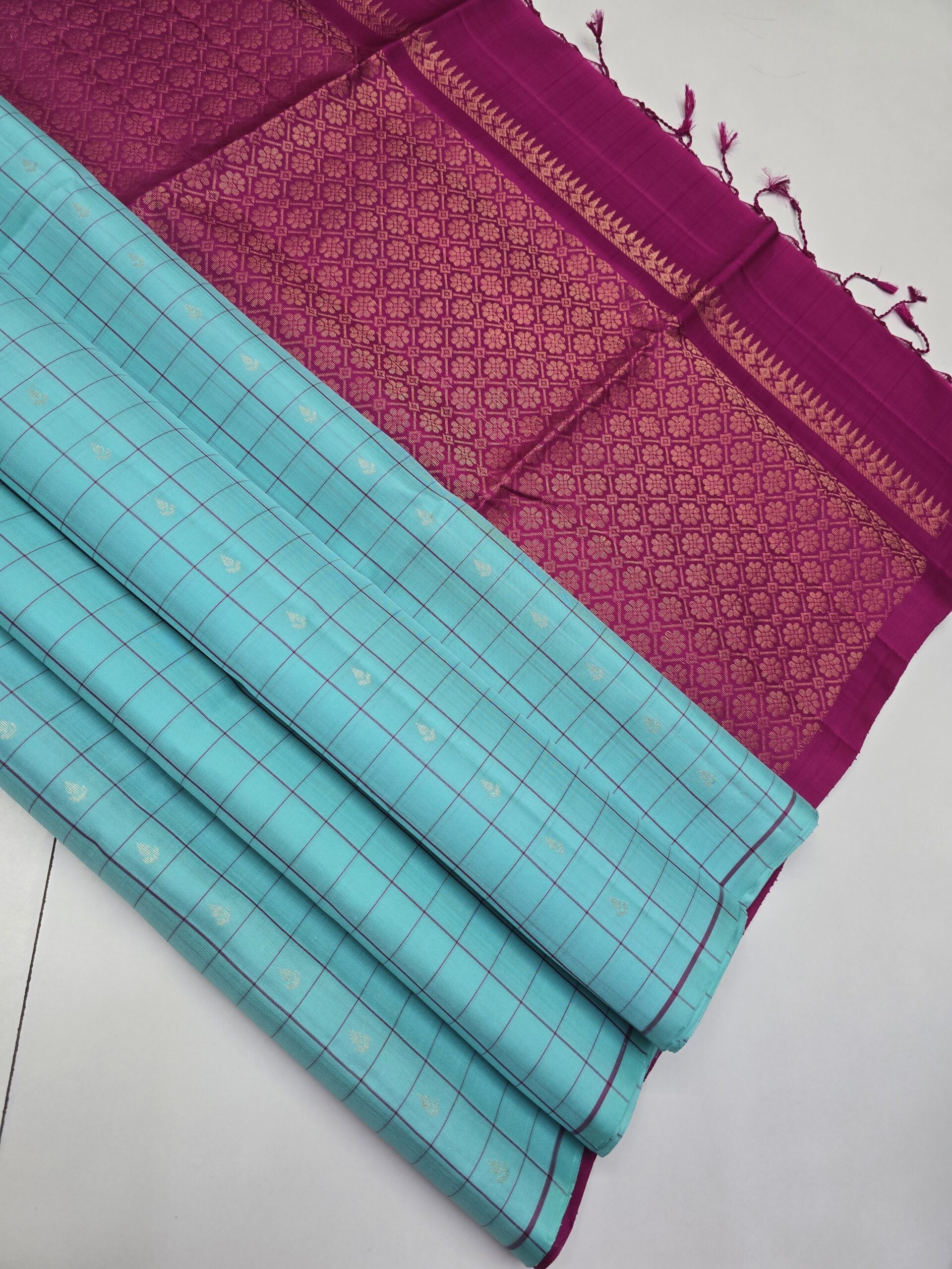 Handloom Pure Soft Silk Checked Sarees