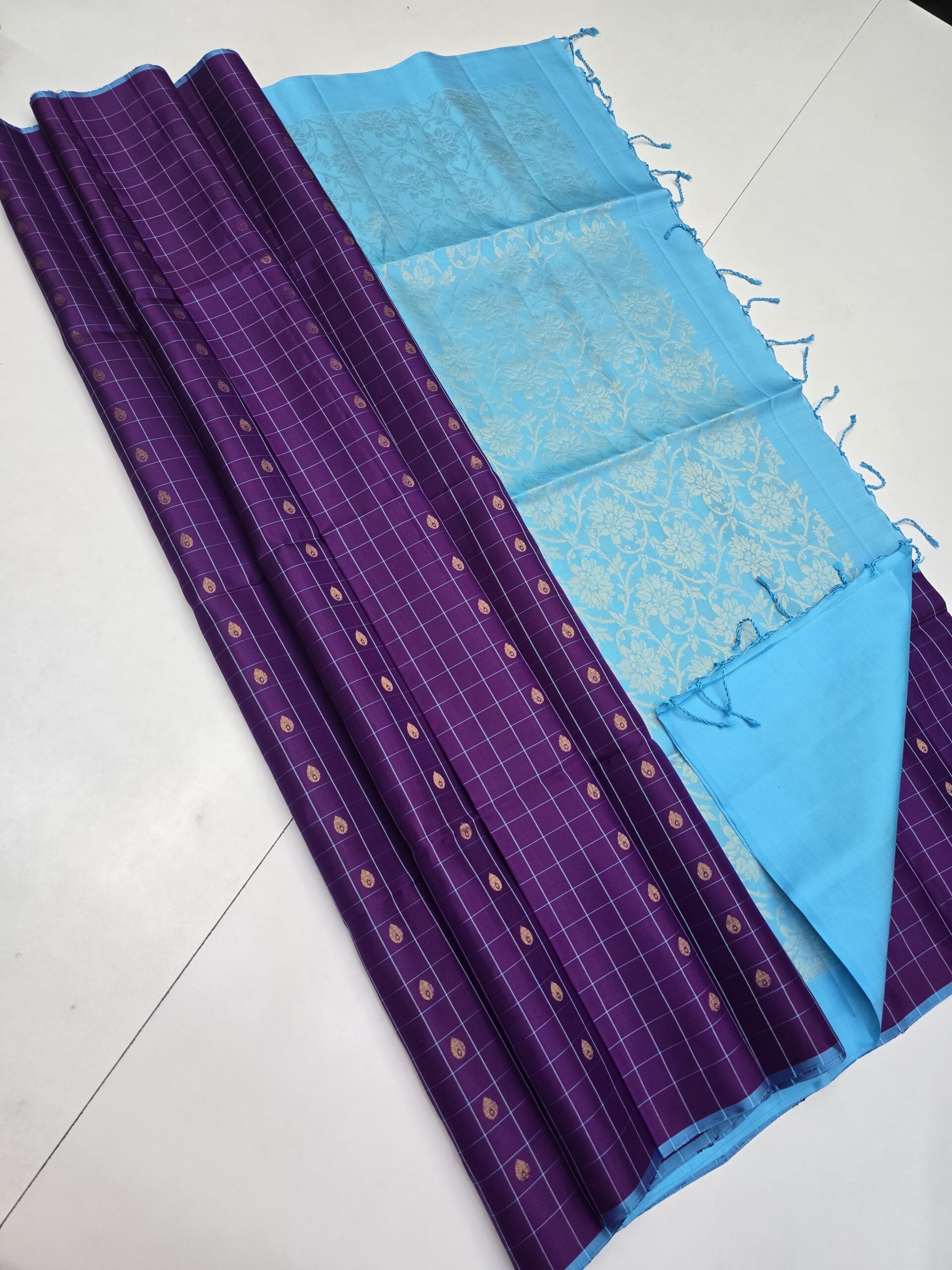 Handloom Pure Soft Silk Checked Sarees