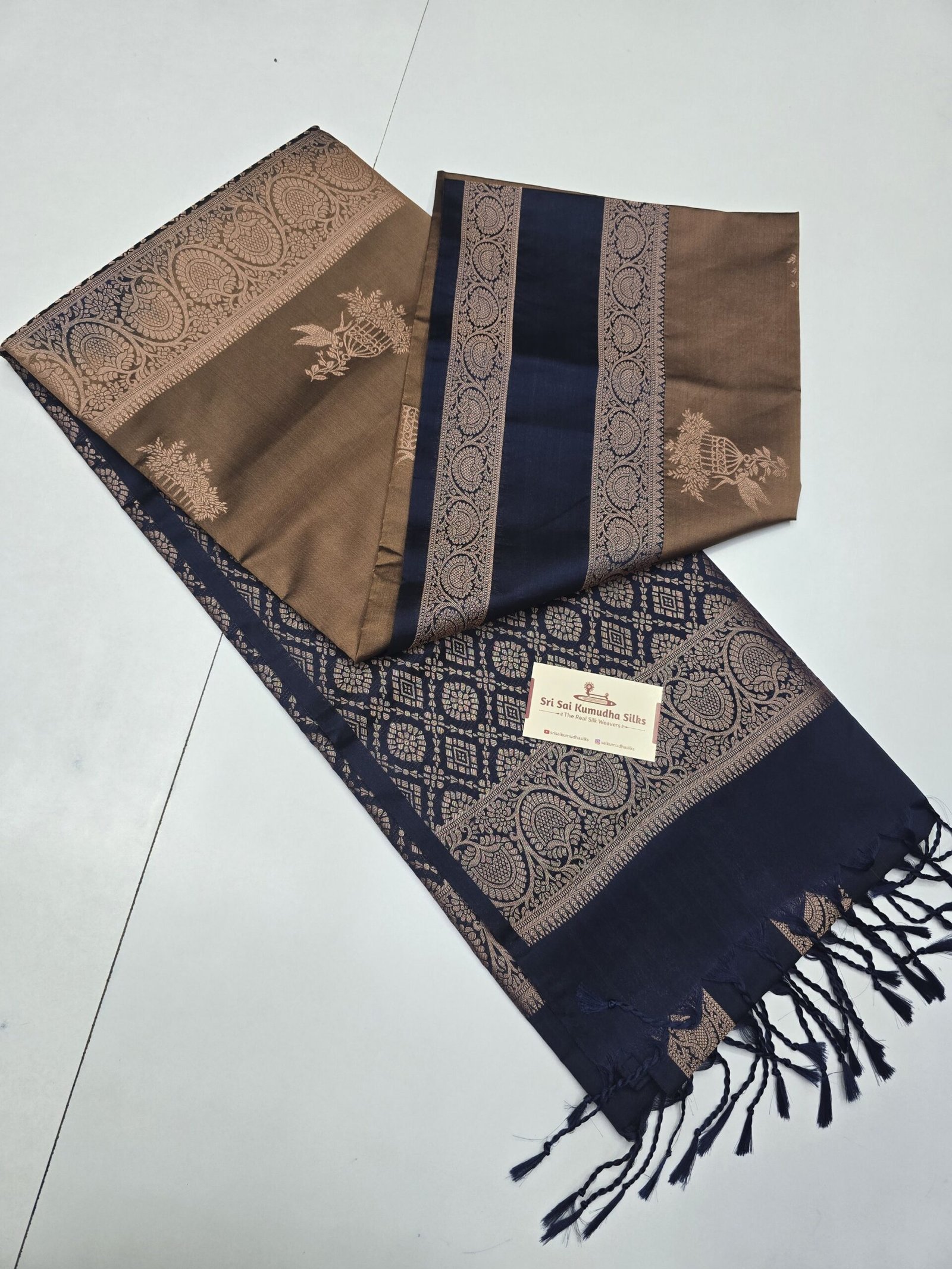 Kanchi Rettapet Border Semi Soft Silk Sarees