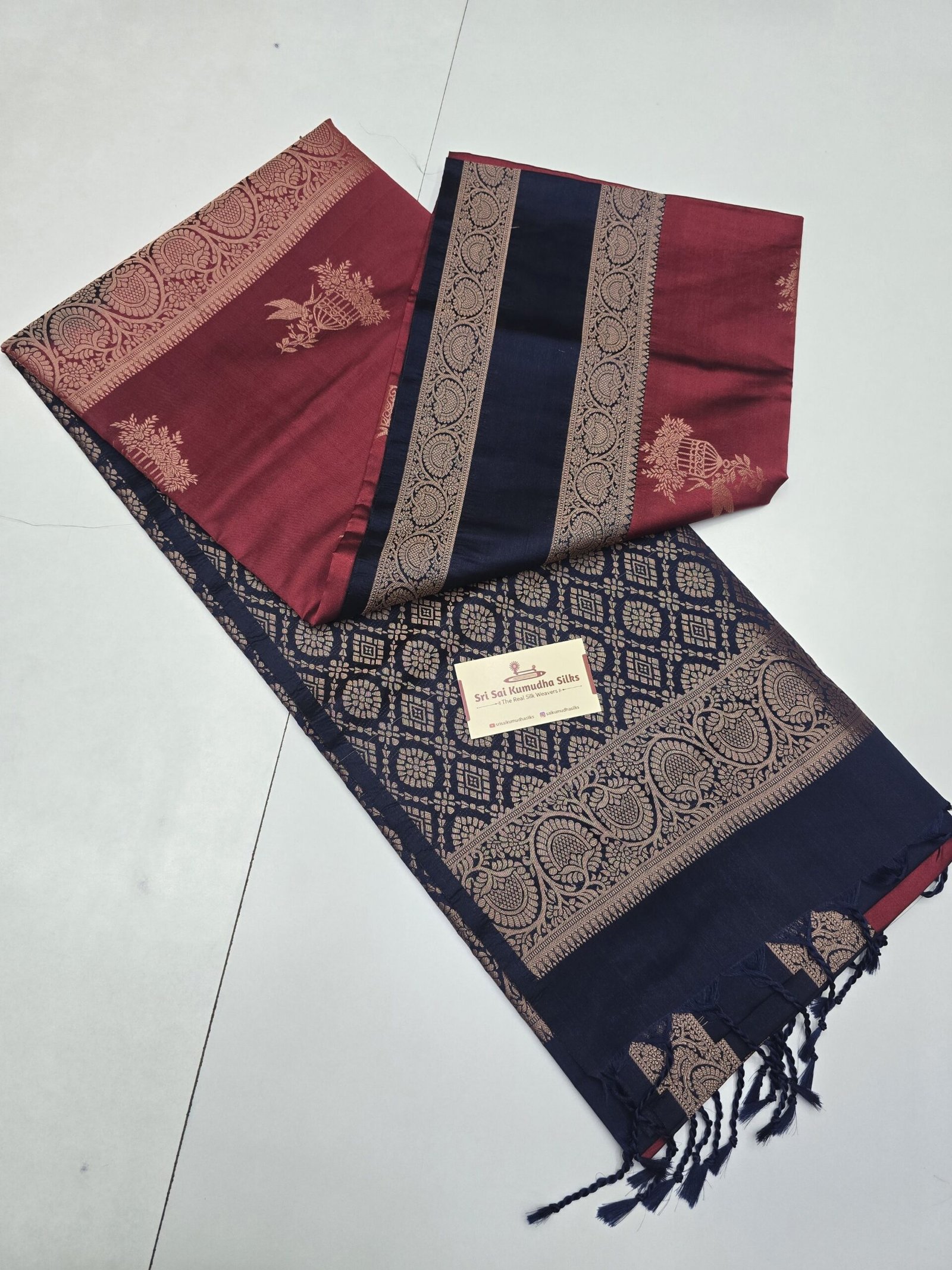 Kanchi Rettapet Border Semi Soft Silk Sarees