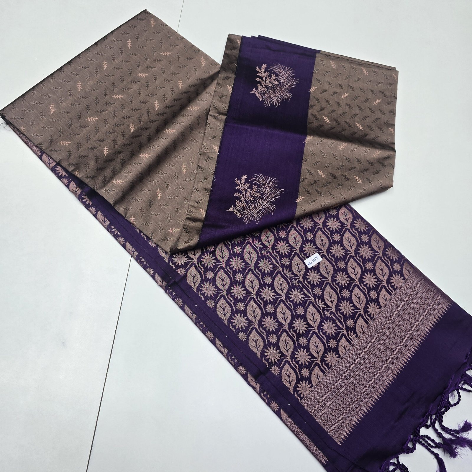 Kanchi Embossed Weaving Semi Soft Silk Sarees