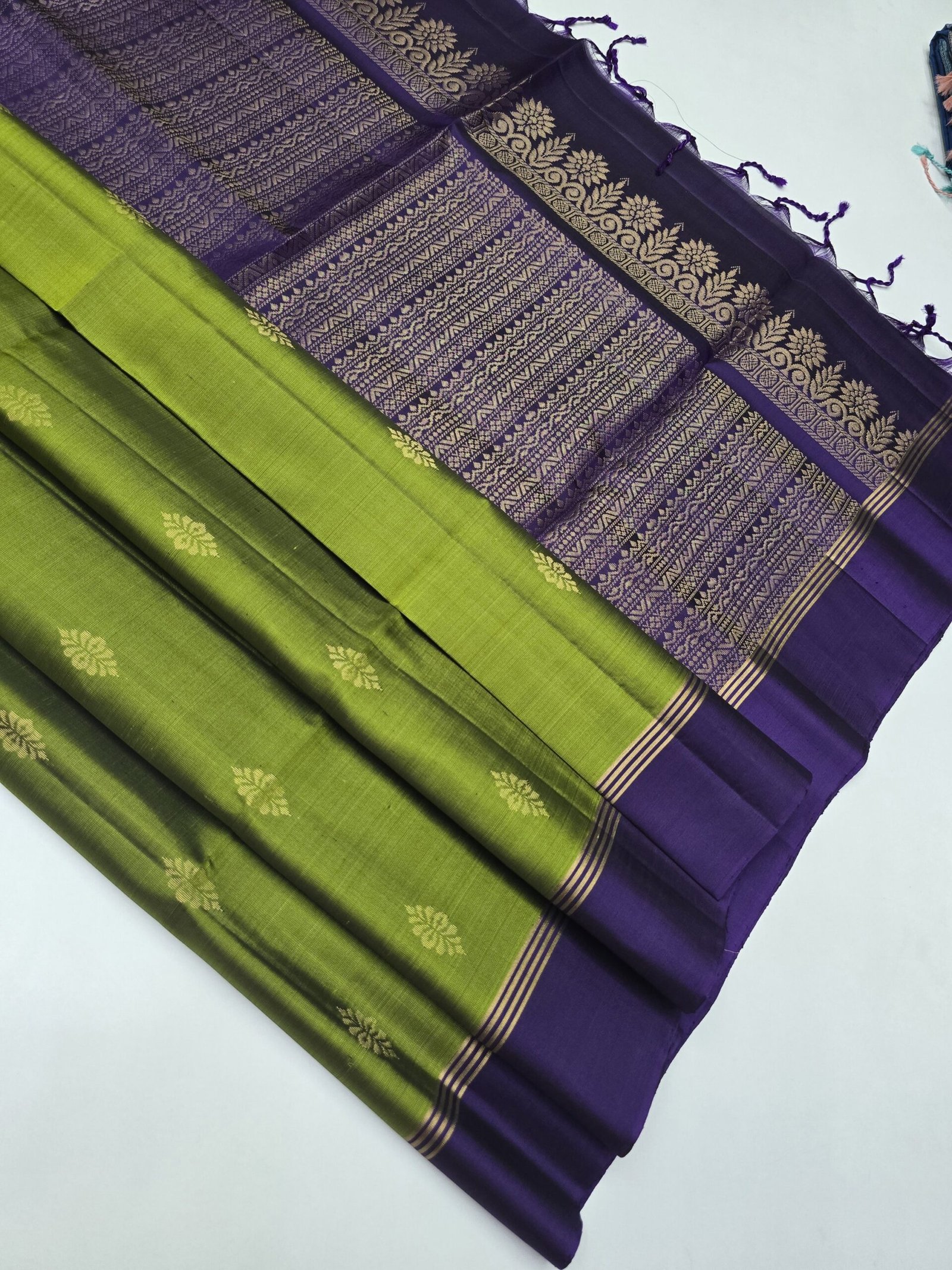 Handloom Contrast Border Pure Soft Silk With SilkMarkCertified