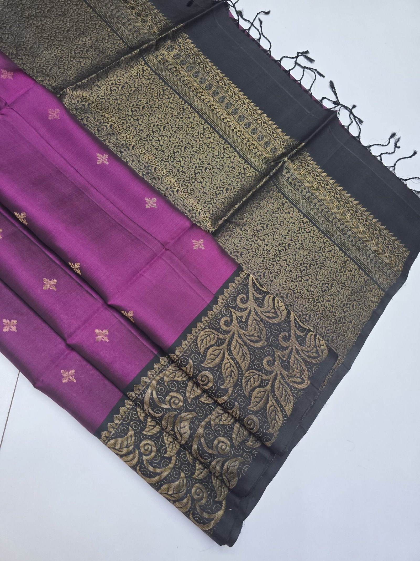 Handloom Kanchipuram Turning Border Pure Soft Silk Sarees With Silk Mark Certified