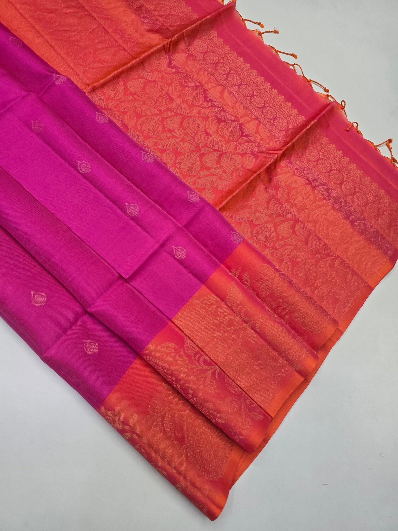 Handloom Kanchipuram Turning Border Pure Soft Silk Sarees With Silk Mark Certified